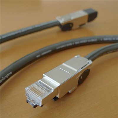arts-excellence-audioquest-telegartner-cat-7-connector-back_4